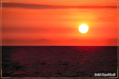 солнечный закат, море